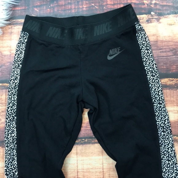 SOLD! Nike Mezzo Leopard Black Legging Barre Yoga - Picture 2 of 8